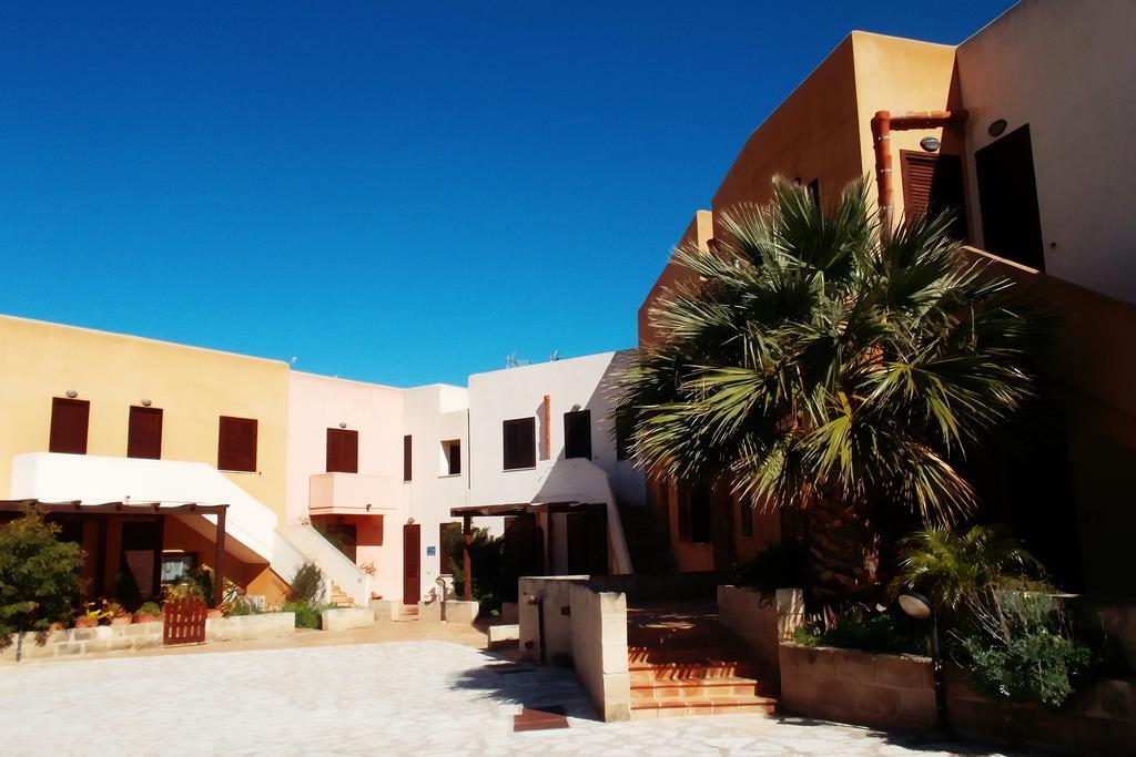 Casa Vacanze Di Anna E Selene Favignana Exterior foto