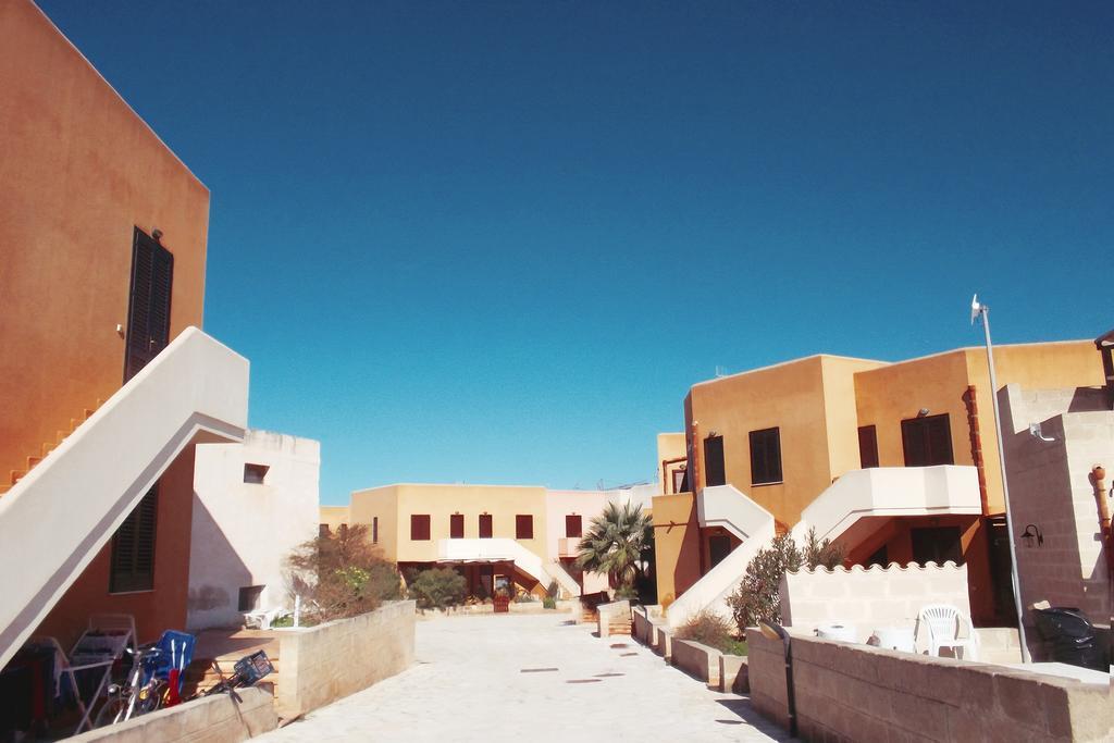 Casa Vacanze Di Anna E Selene Favignana Exterior foto
