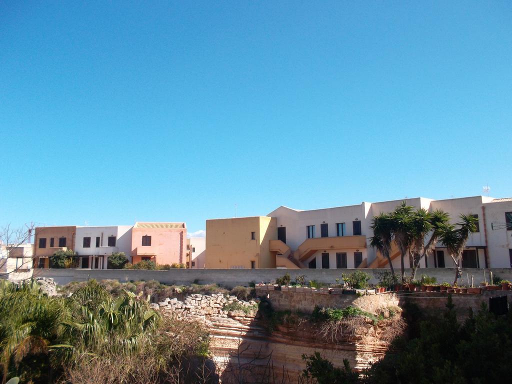 Casa Vacanze Di Anna E Selene Favignana Exterior foto